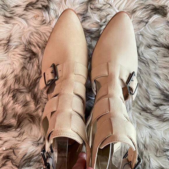 Crevo Jessamine Buckle Bootie Womens Sz 8.5 Tan Bone Boho Strappy Pointed Toe - Picture 5 of 13